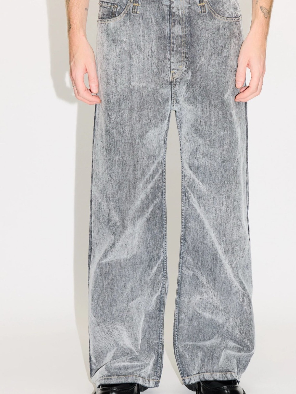 HOPE Wide-Leg Skid Jeans In Grey Flock
- Grey